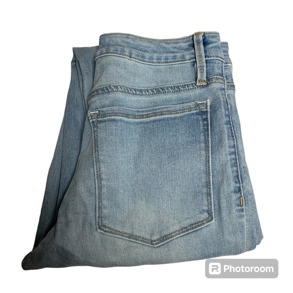 Athleta Denim - Athleta NWT light blue jeans size 6P slim straight agate wash sculptek